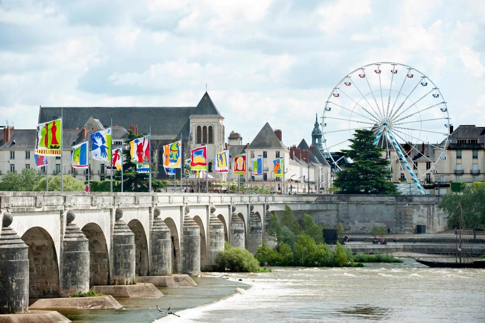 Le Grain De Folie / Place Des Halles Apartment Tours